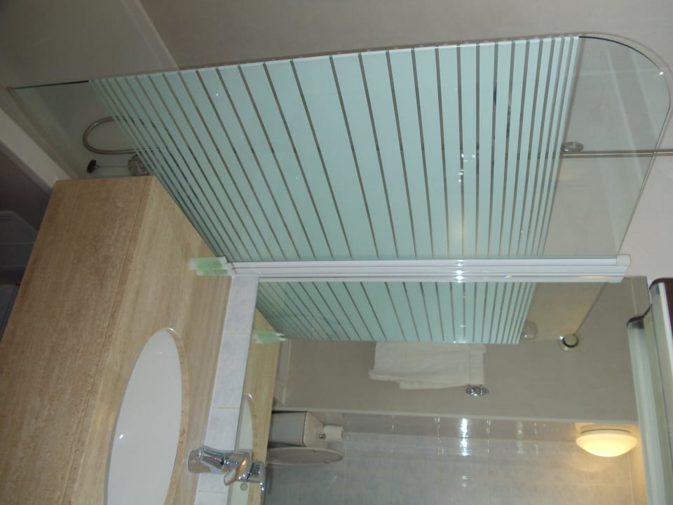 Ванная комната Hotel Kyriad Paris Est - Porte de Bercy