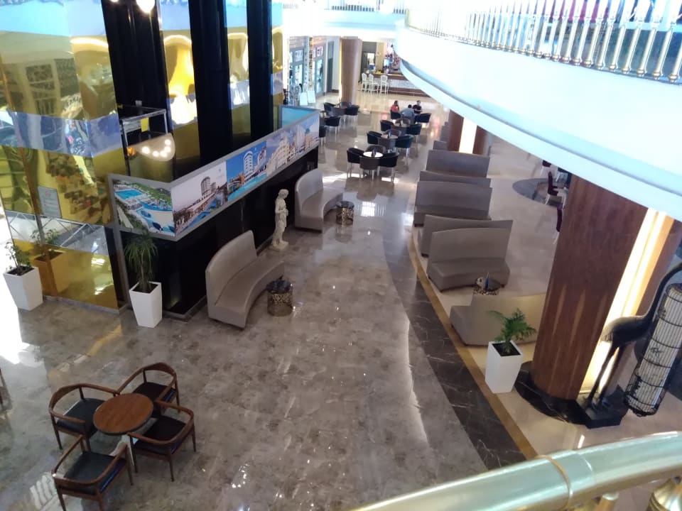 Lobby Dream World Aqua Hotel