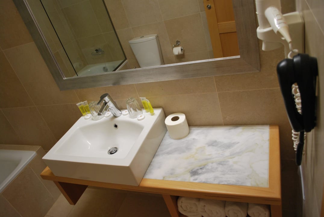 Pierwszy dzień - nienagannie czyta toaleta. Ariadne Beach Hotel