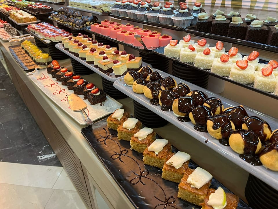 Gastro Saturn Palace Resort Hotel