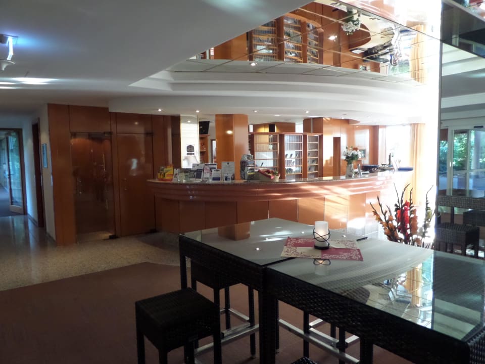 Rezeption DEKRA Congresshotel Wart