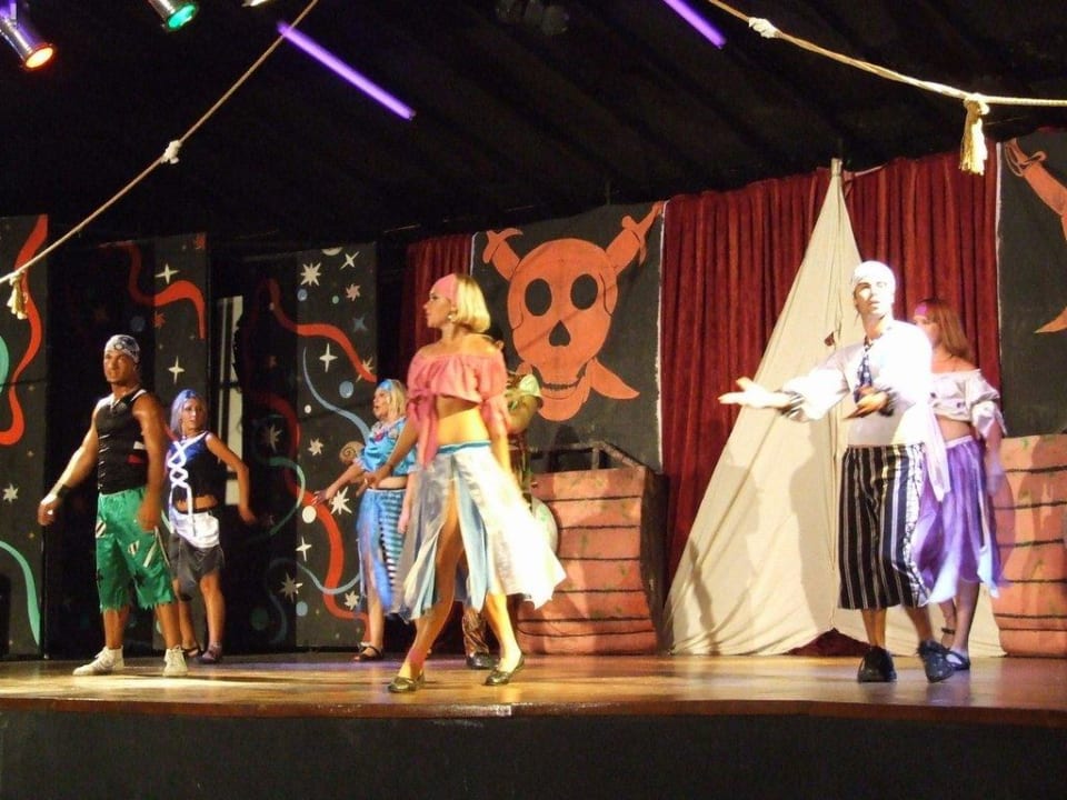 Piratenshow Can Garden Resort