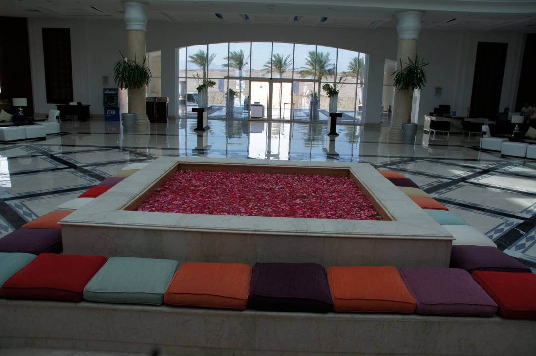 Blick zum Ein/Ausgang Premier Le Reve Hotel & Spa