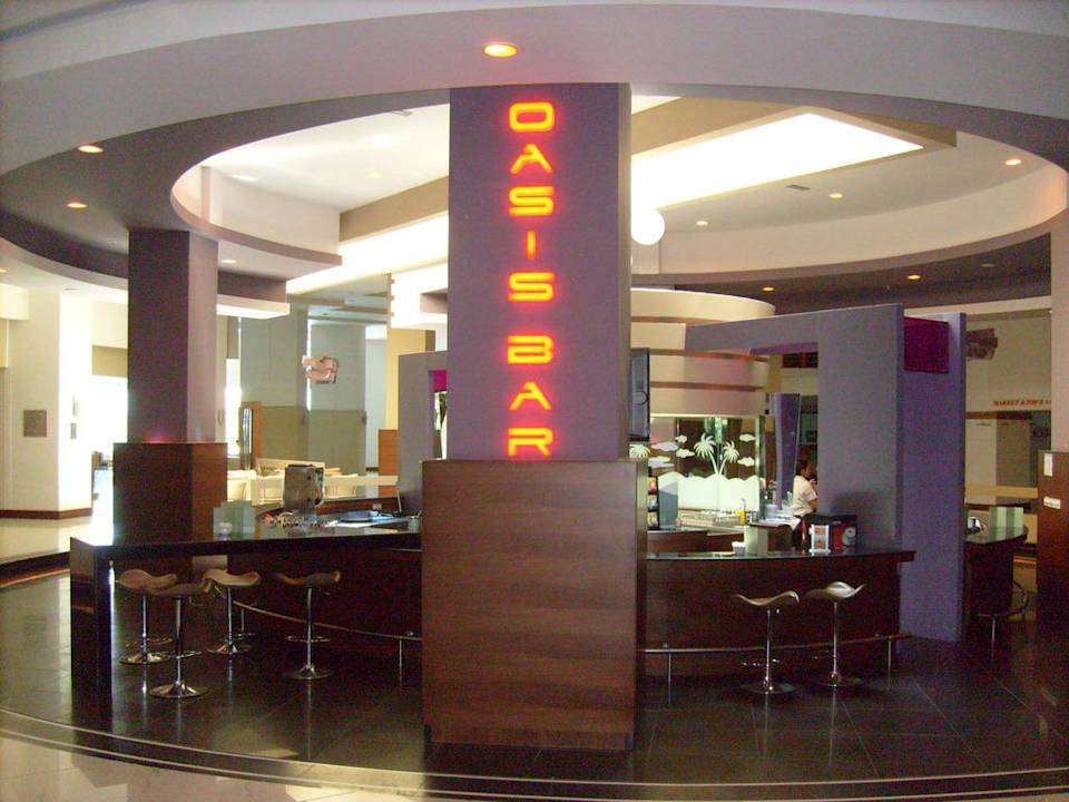 Oasisbar Limak Lara Deluxe Hotel & Resort