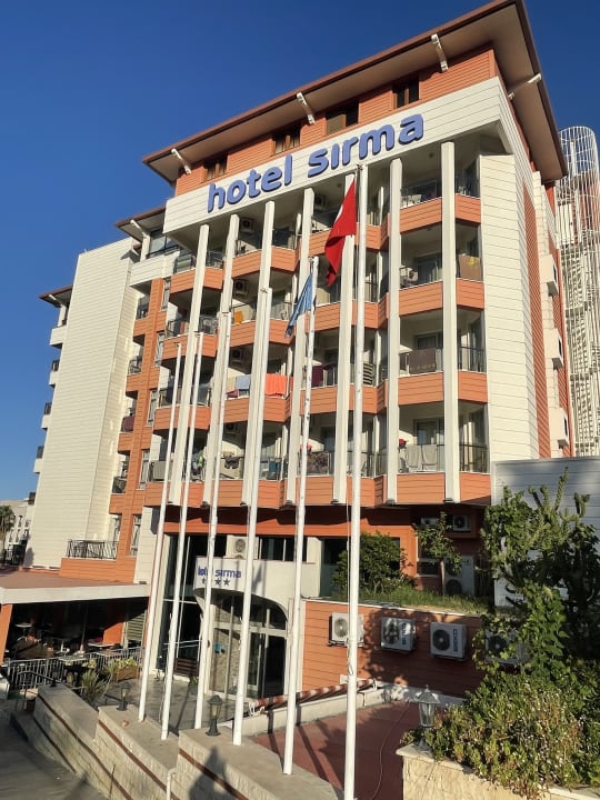 Außenansicht Hotel Sirma