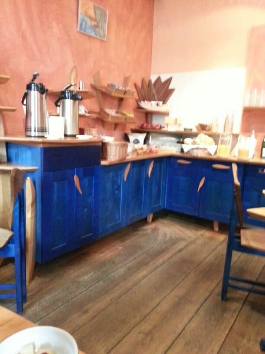 Alles das was man braucht, um gut in den Tag zu komme Hotel Königshof Hamburg