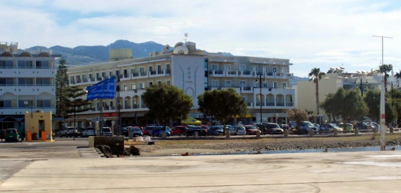 Hotelansicht vom Yachthafen Kos Divine Hotel & Suites