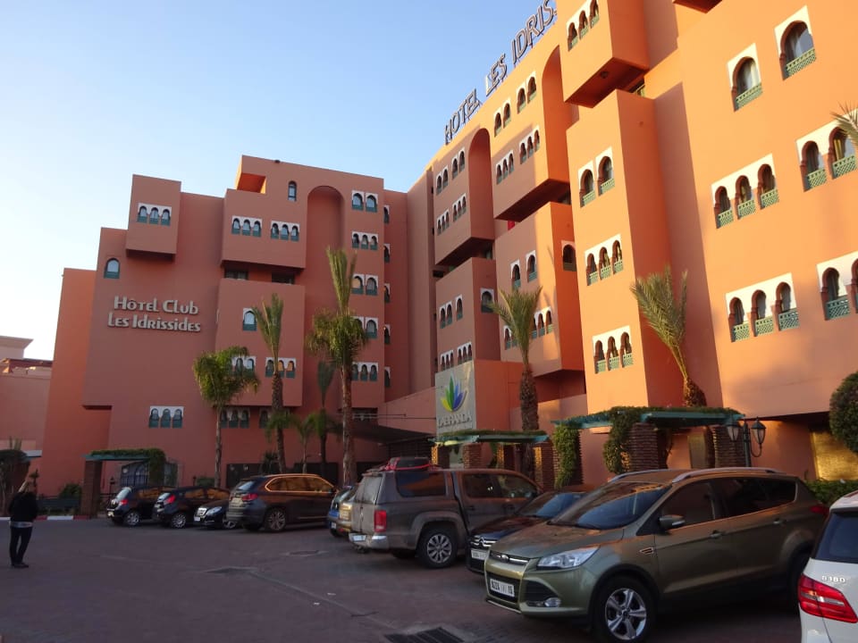 Vor dem Hotel Labranda Rose Aqua Parc