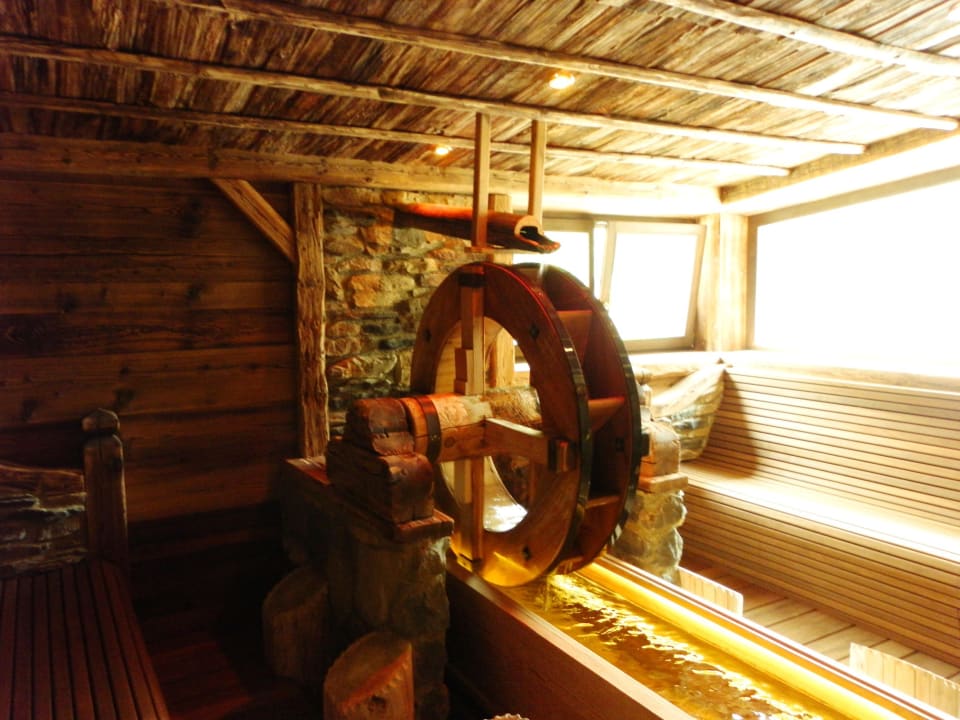 Mühlrad-Sauna Hotel Quelle Nature Spa Resort