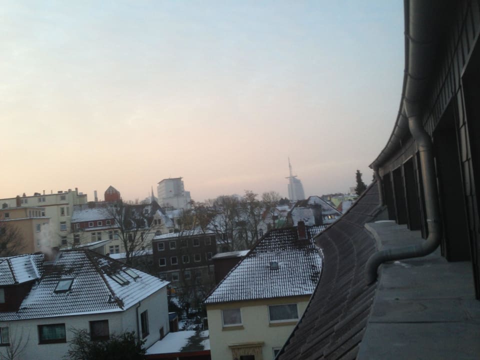 Blick zur Rechten aus dem Zimmer Hotel Adena
