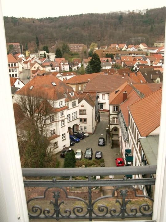 Blick in den unteren Hof, nicht zum Hotel gehörig Hotel Kurvilla Sickingen