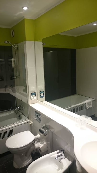 Bad sogar mit Bidet Roomingtons Wetzlar