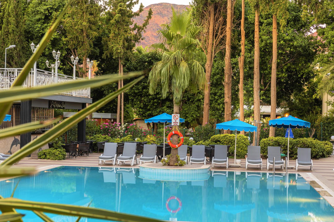 Pool Kayamaris Hotel