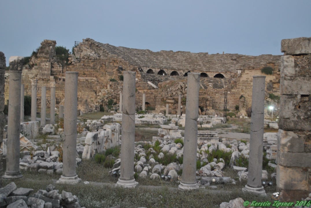 Amphitheater Side Can Garden Beach