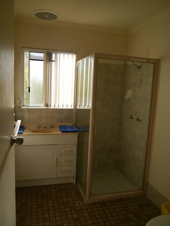 Bad Apartments Bayshores Holiday