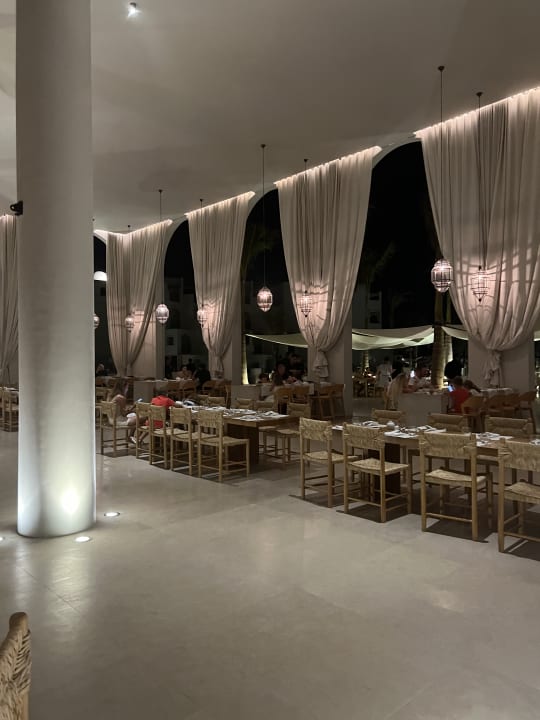 Gastro Serry Beach Resort