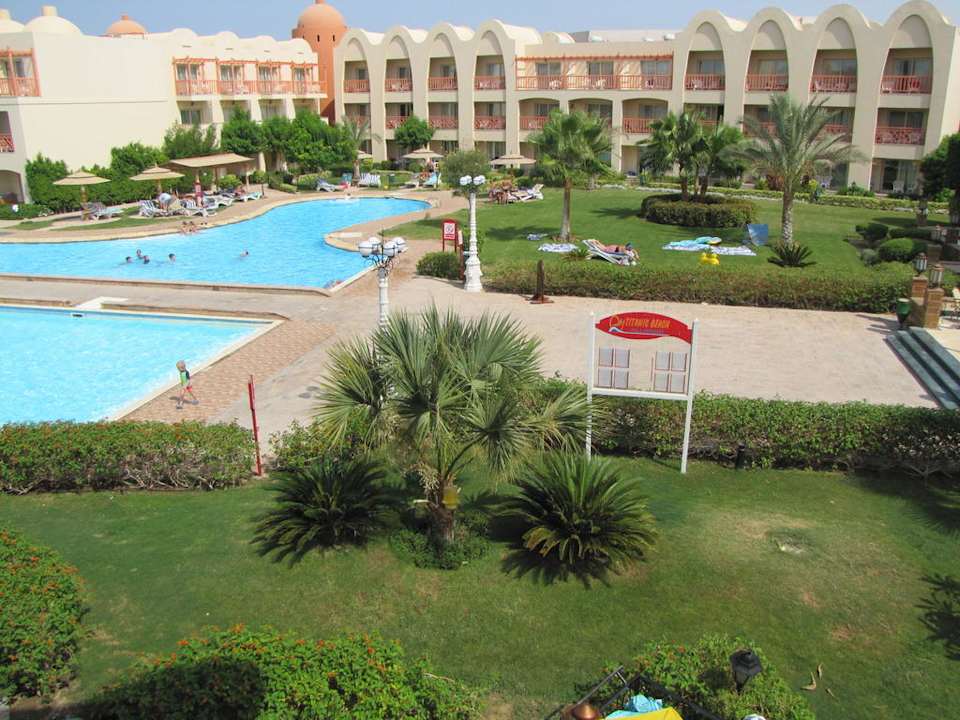 Vom Haupthaus über die Anlage Titanic Beach Spa & Aqua Park