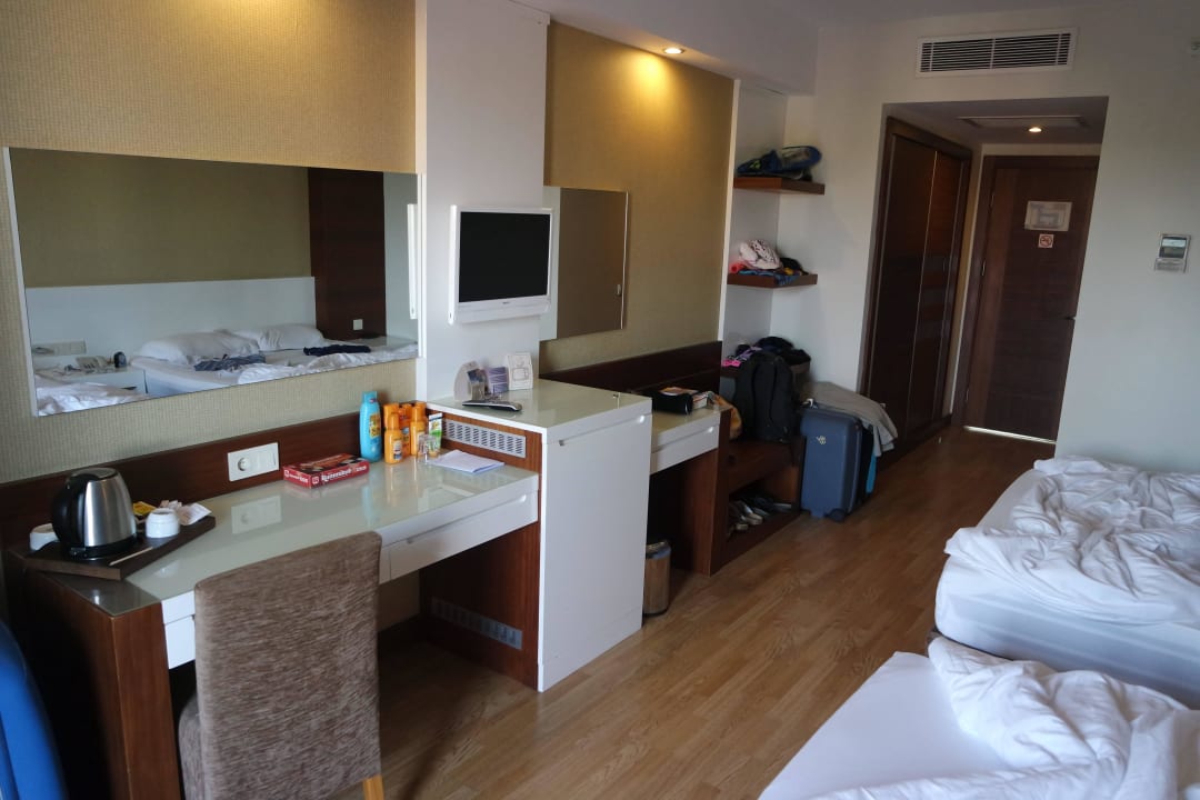 Doppelzimmer mit Zustellbett Seaden Sea World Resort & Spa