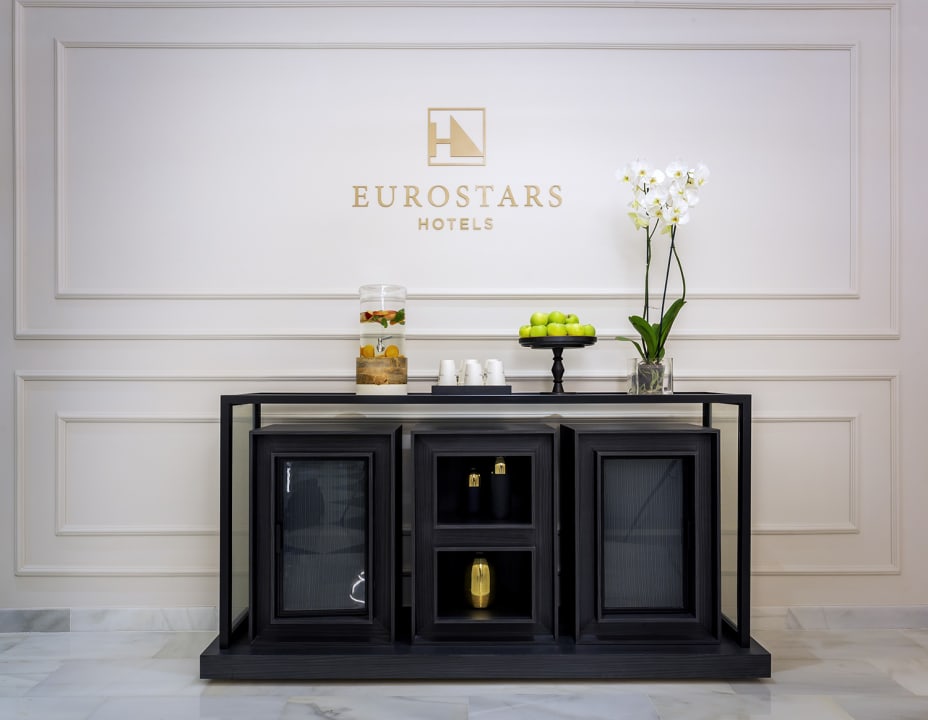 Lobby Eurostars Puerta Real