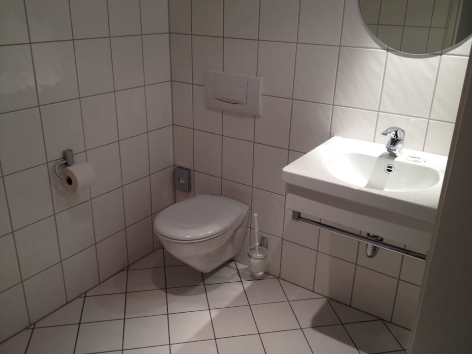 Separate Toilette in der Juniorsuite Park Inn by Radisson Berlin Alexanderplatz