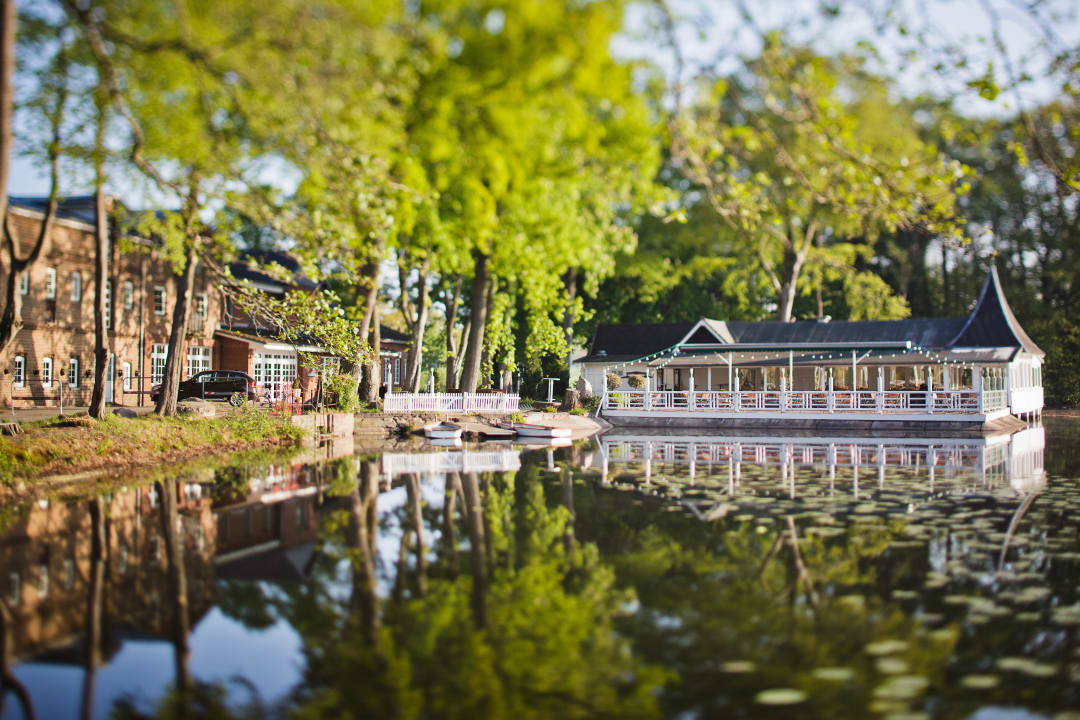Außenansicht Bokel-Mühle am See