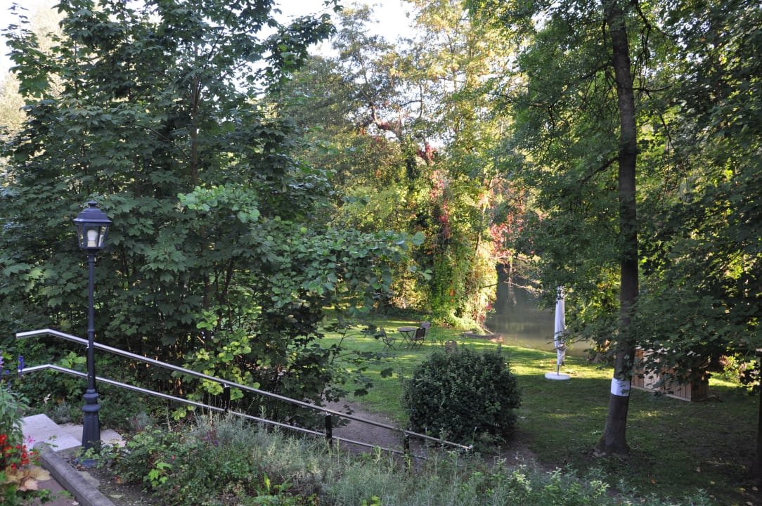 Garten direkt am Fluss Hotel Chateau de L'Ile