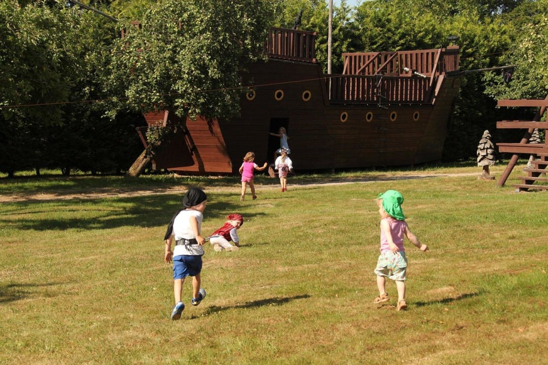 Abenteuerspielplatz mit Schiff "Santa Sparow" Gutshof Sparow (Im Umbau/Renovierung)