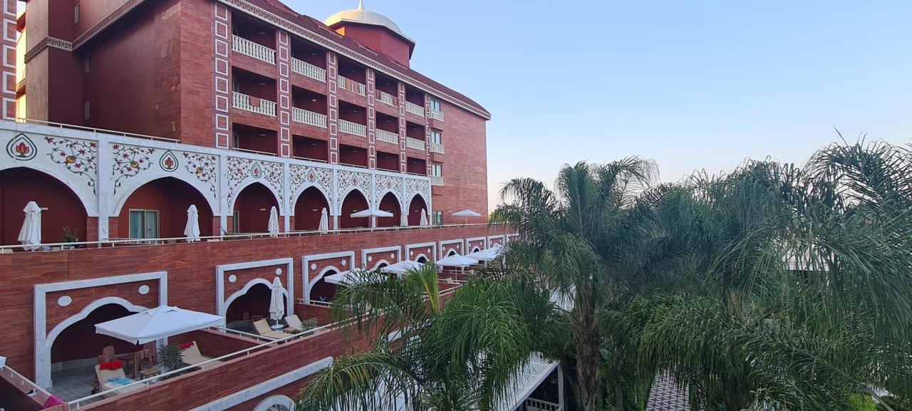 Außenansicht Royal Taj Mahal Hotel