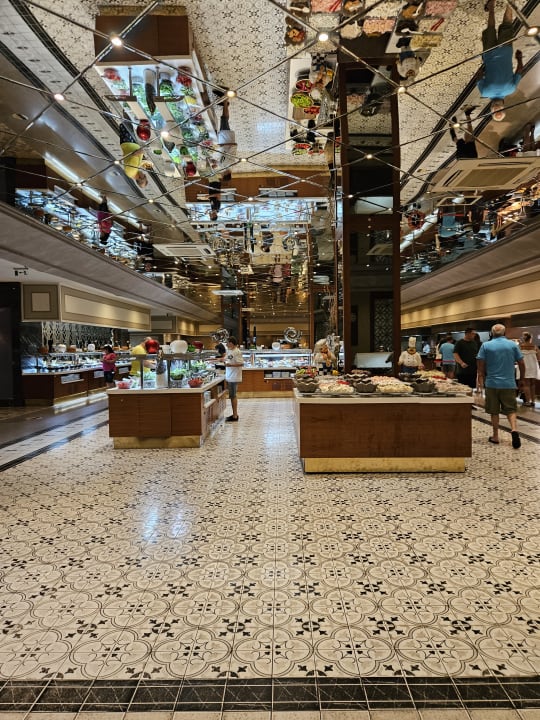 Gastro Royal Holiday Palace