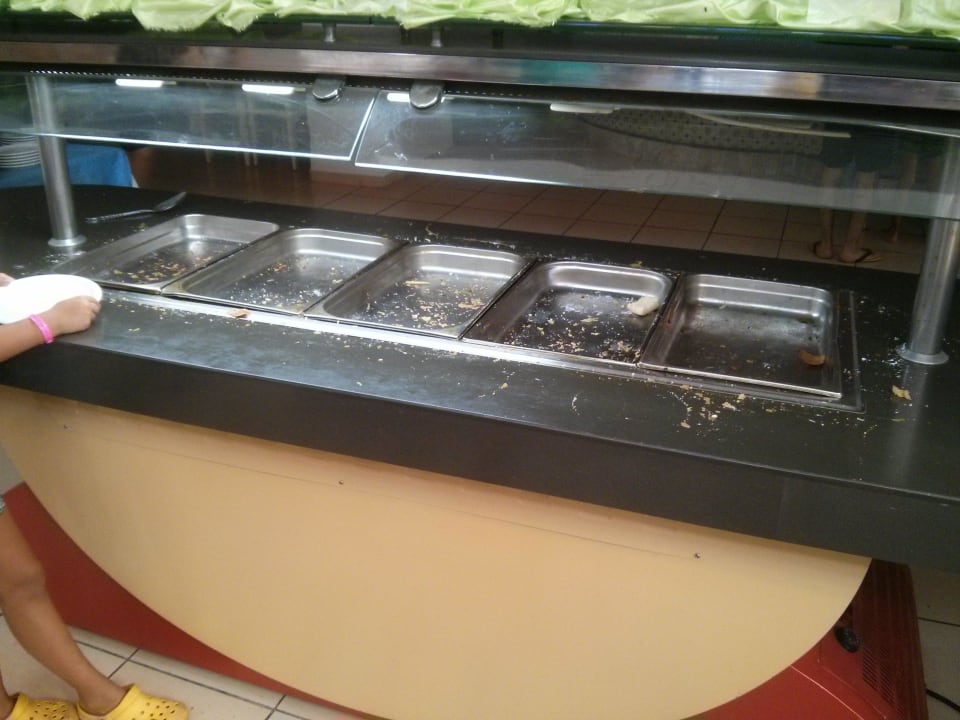 Satndardfrühstück = nichts, weil in der Regel leer The Club Hammamet