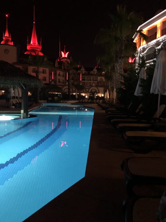 Pool Well Palace Side