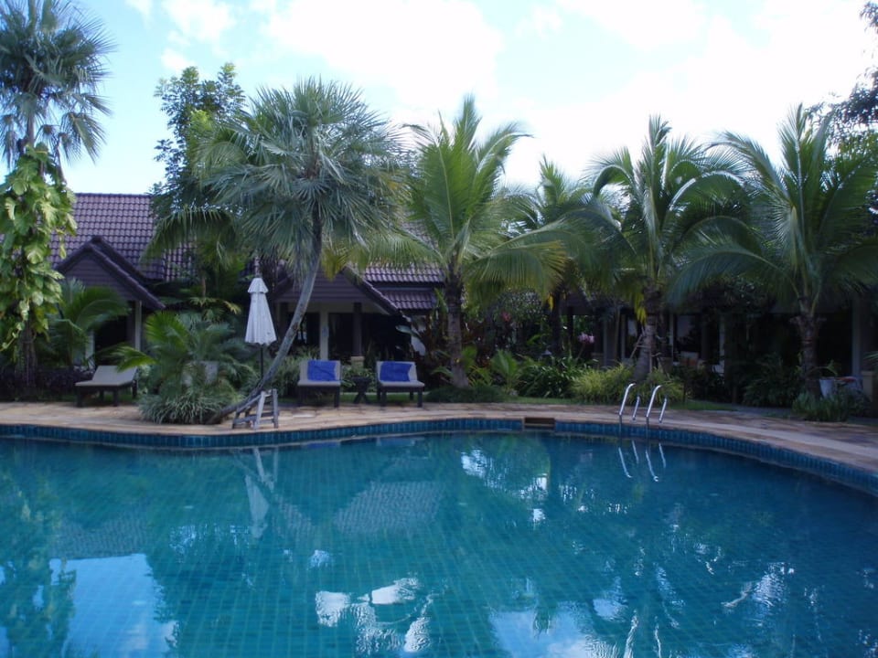 Schöner Swimmingpool im Laluna Laluna Hotel & Resort