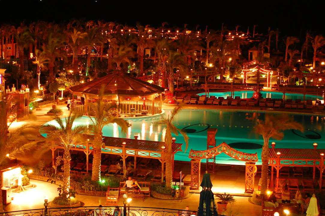 Hotel nocą Le Jardin Aqua Park Resort