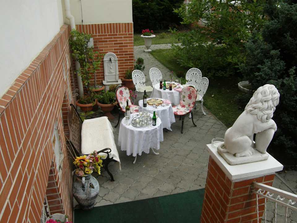 Entrance Hotel Garni