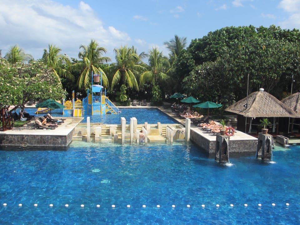 Pool Hard Rock Hotel Bali