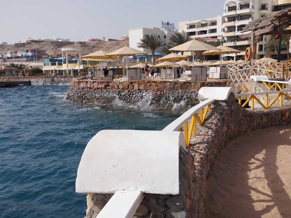 Blick von der Insel SUNRISE Holidays Resort (Adults Only)