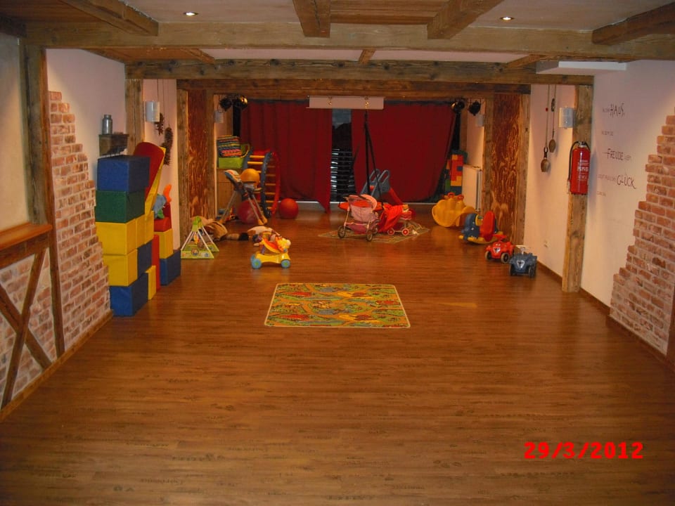 Kinder-Spielzimmer Landferienhotel Augustin