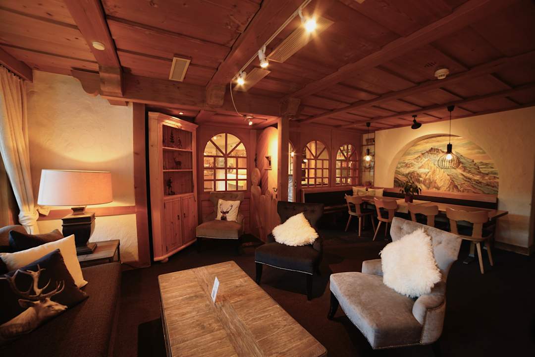 Lobby Jungfrau Lodge, Swiss Mountain Hotel