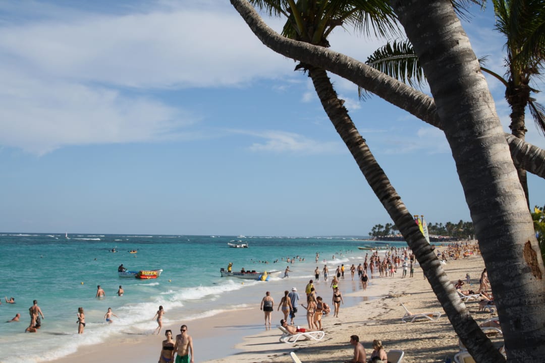 Rechts Hotel Riu Palace Bavaro