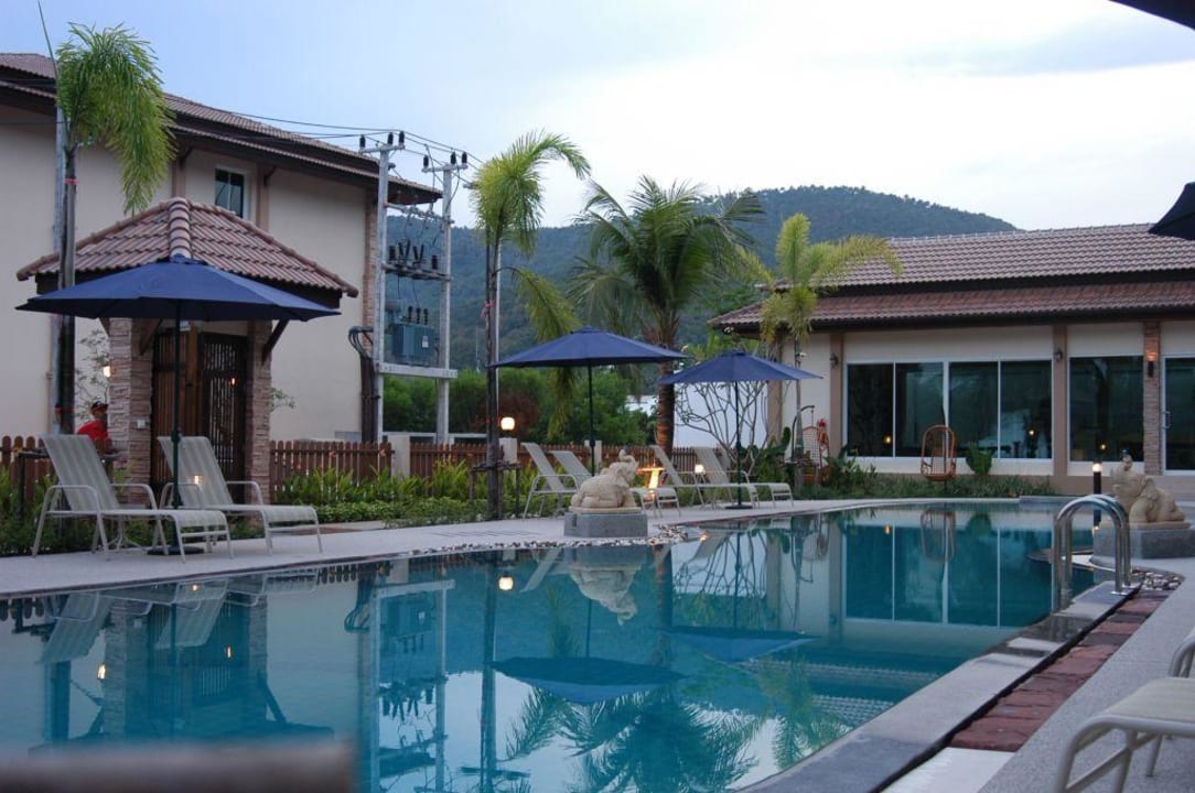 Pool-Anlage Hotel Whispering Palms Resort Residence