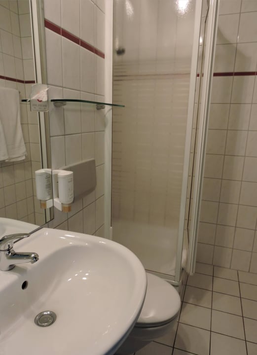 Bad REGIOHOTEL Halle Leipzig Airport