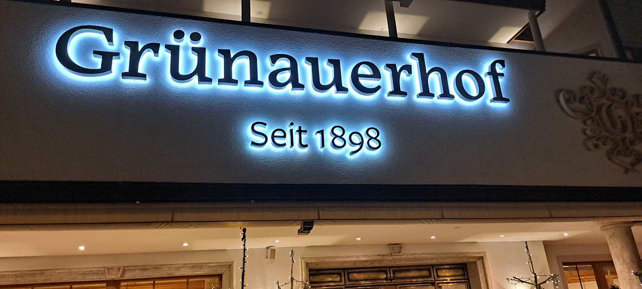 Außenansicht Gasthof Hotel Grünauerhof