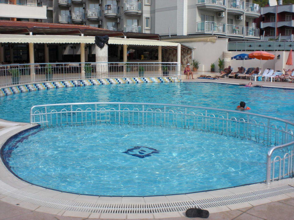 Großer Pool, es gibt zwei Club Hotel Mirabell