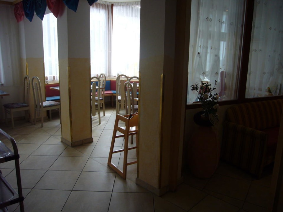 Kinderspeisezimmer Kinderhotel Laderhof