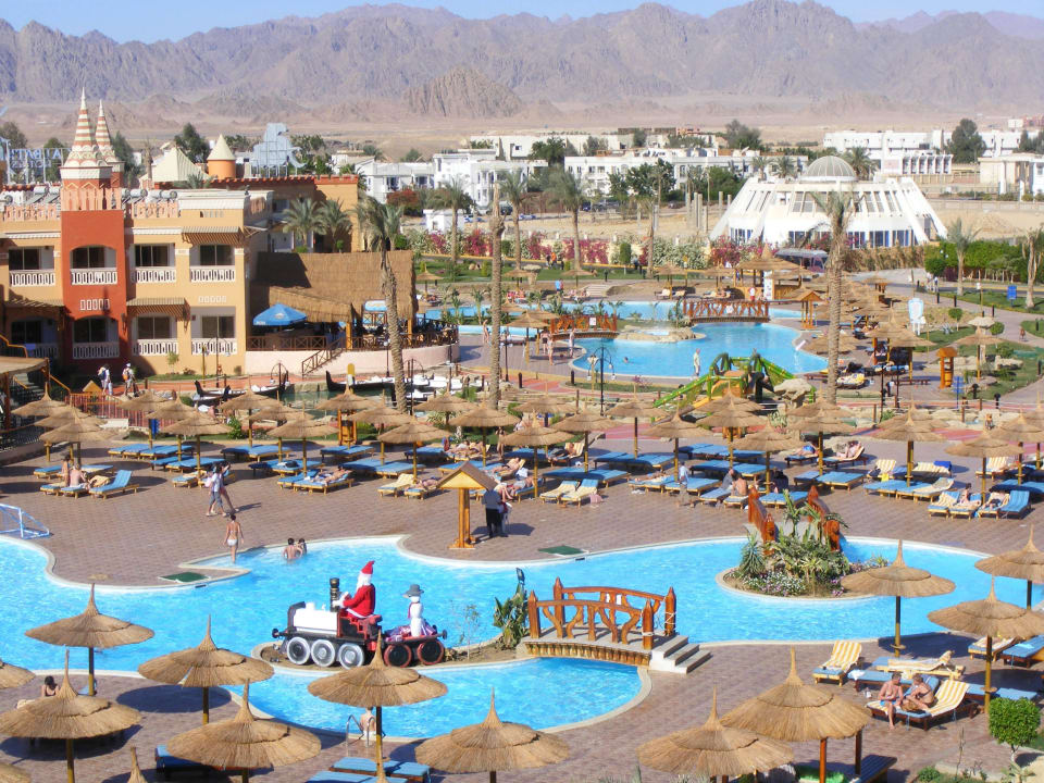 Widok ze zjezdzalni Pickalbatros Aqua Blu Resort - Sharm El Sheikh