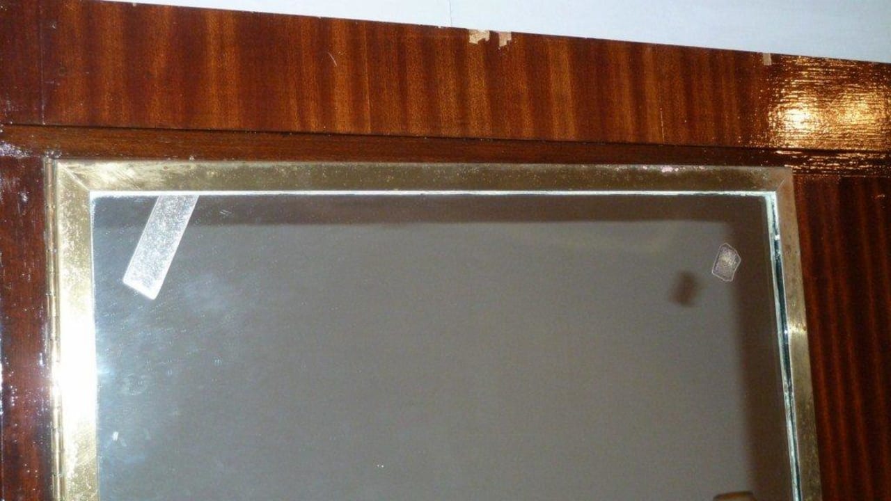 Der Schrankspiegel Eri Maldives