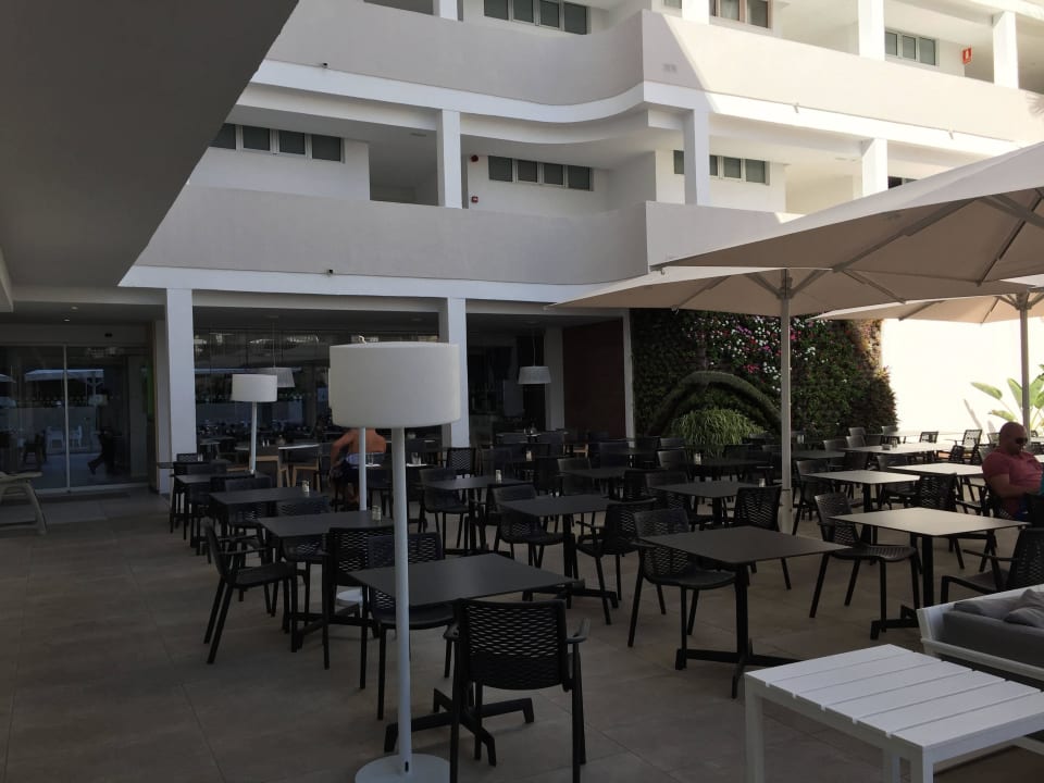 Sitzmöglichkeiten Restaurant alltoura Club Hotel Akeah Broncemar