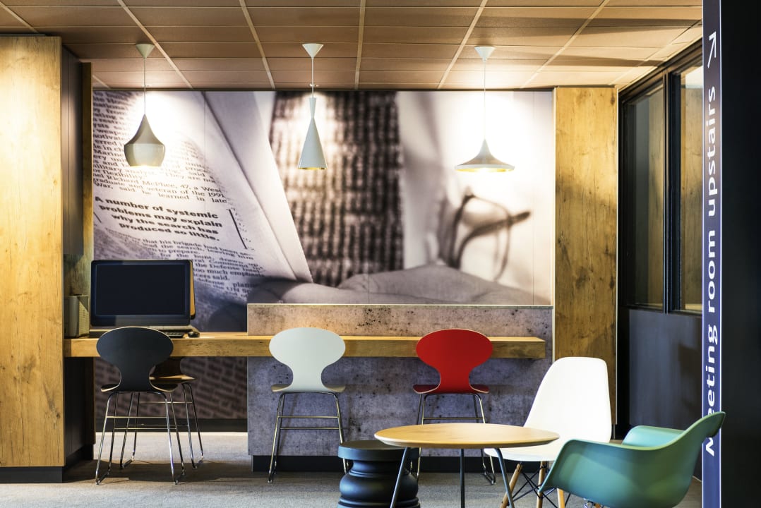 Business Corner Hotel Ibis Amsterdam Airport