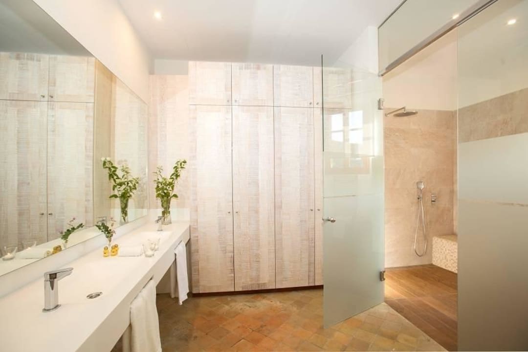 Bad Doppelzimmer BLAU Hotel Monnaber Vell