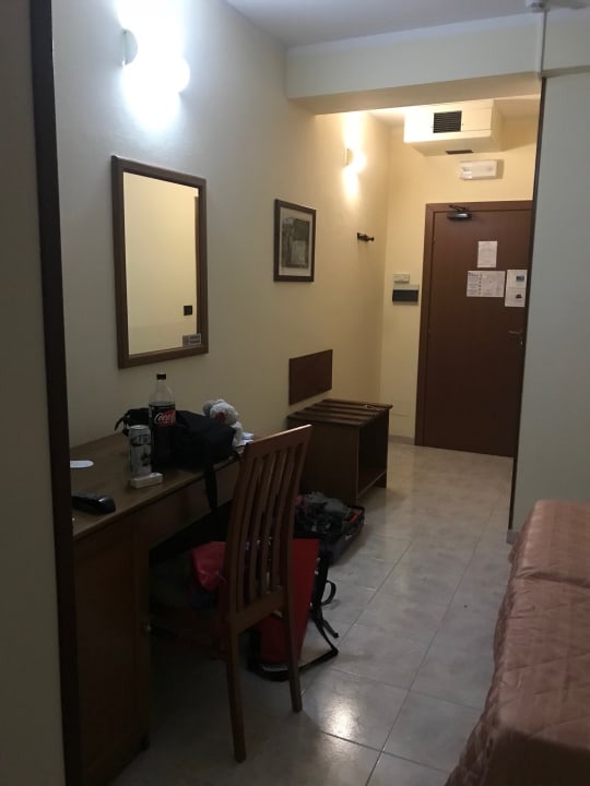 Zimmer Hotel Pausania Inn